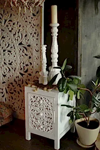 WHITE SIDEBOARD